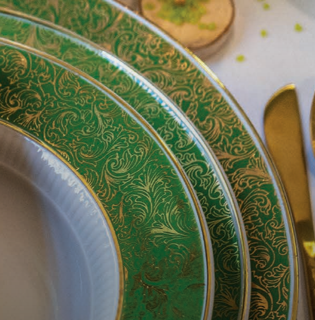 Rim plate deep 23 cm green and gold | Smaragd