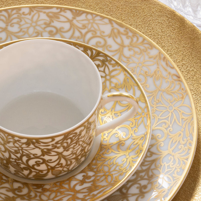 Rim plate flat 19.5 cm red with gold rim | Salamanque Or