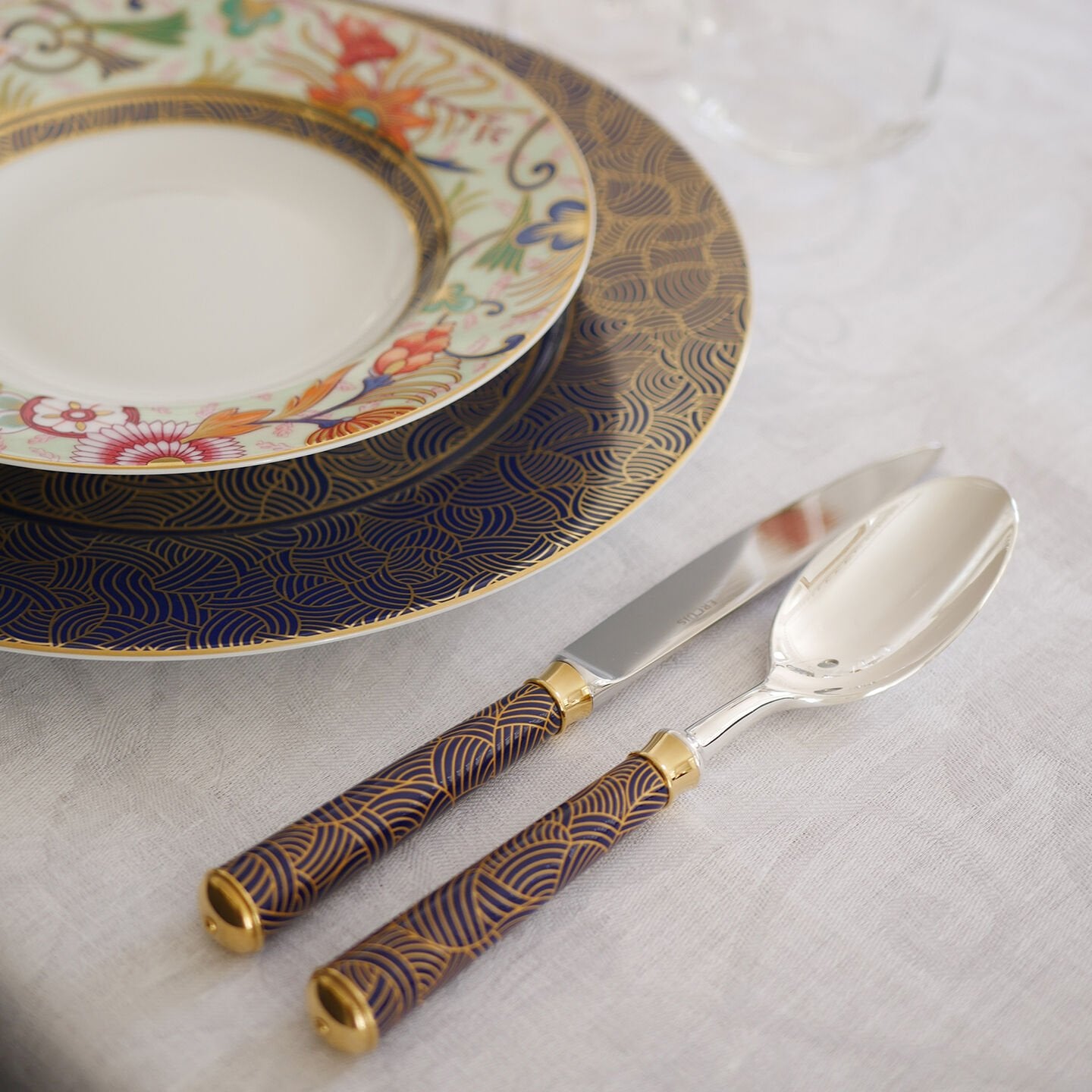 Dessert Knife | Silver Plated / Enamel handle | Apple | Imari