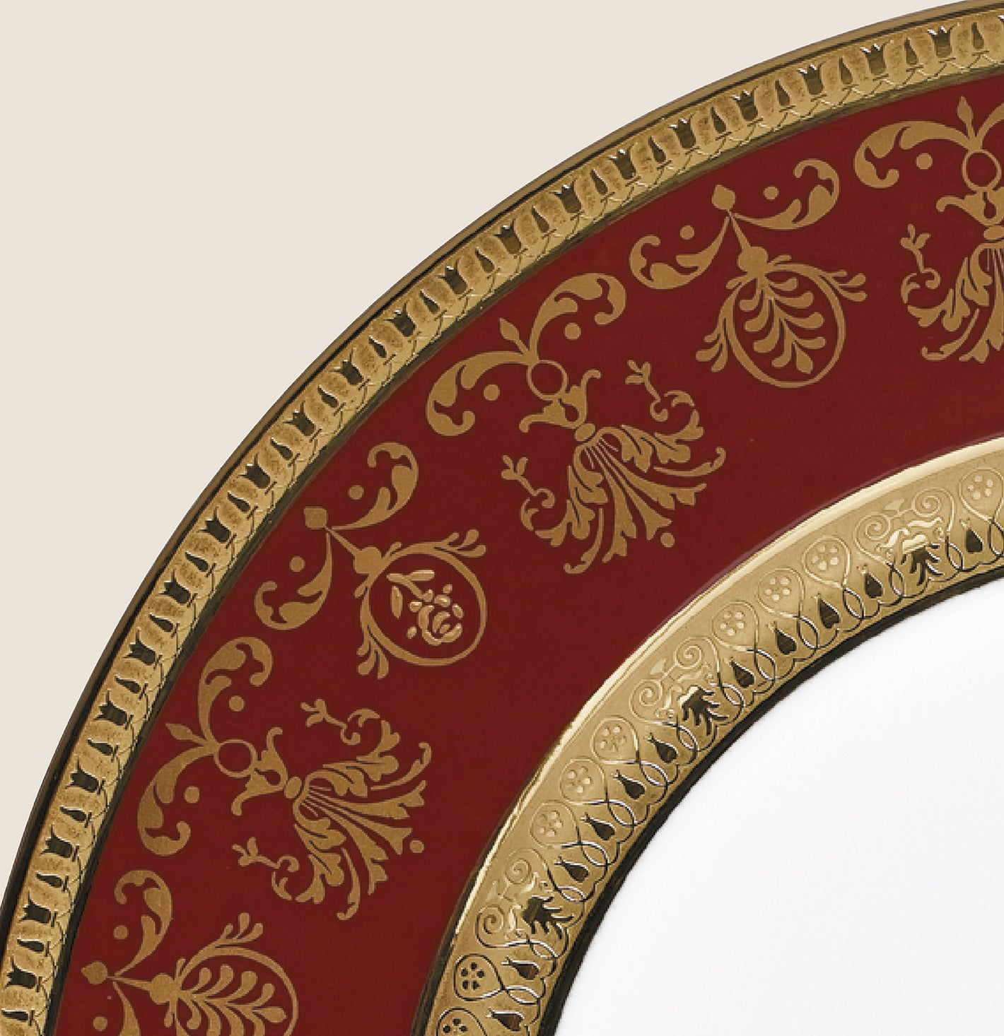 Rim plate deep 23 cm red with gold rim | Eugénie Rouge