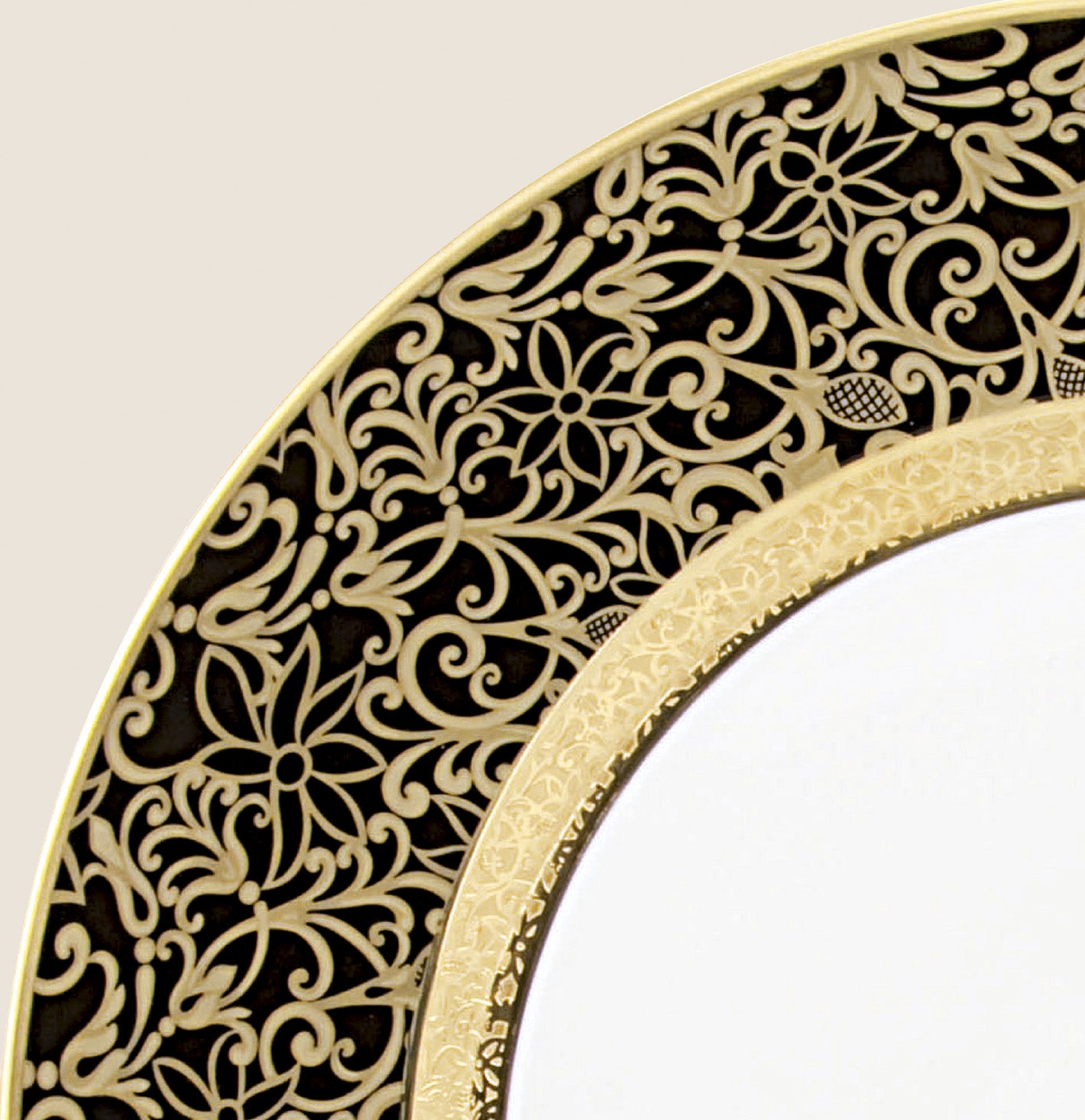 Rim plate flat 27 cm black with gold rim | Tolède Or