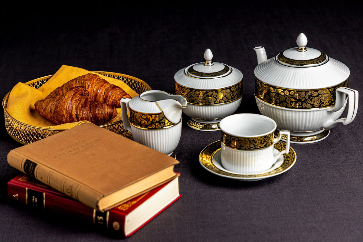 Tea Cup and Saucer black and gold | Petra